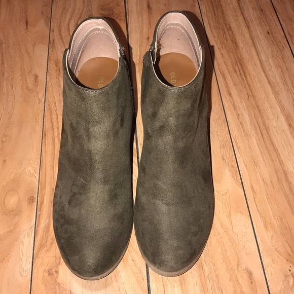 Old Navy Shoes - Old Navy Olive ankle boots size 9